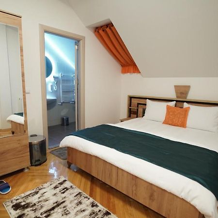 Madigan'S Hotel Kosovo Polje ภายนอก รูปภาพ