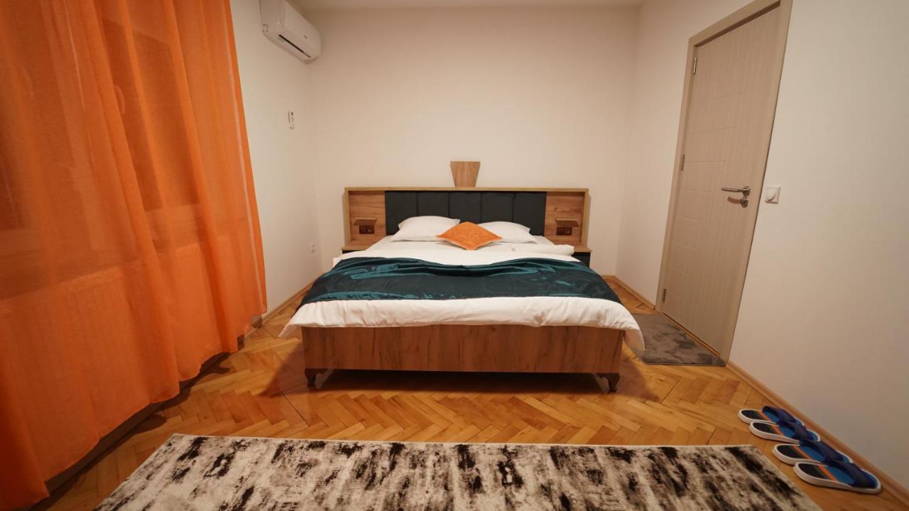 Madigan'S Hotel Kosovo Polje ภายนอก รูปภาพ