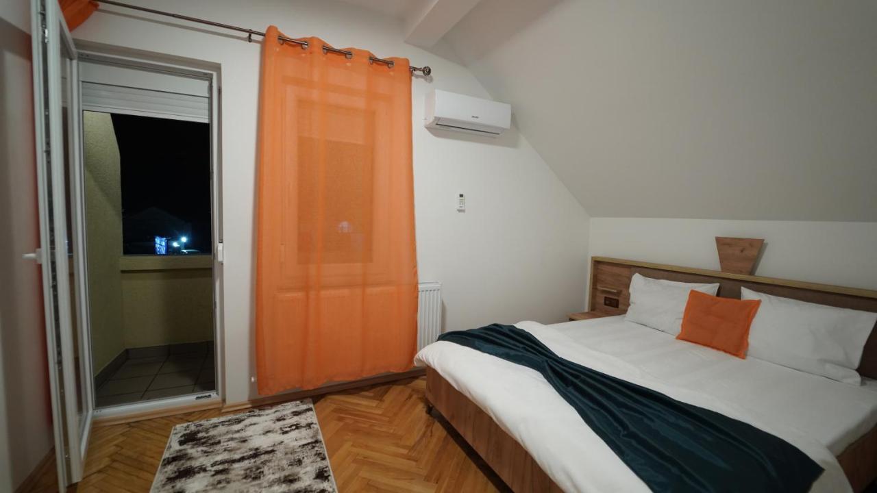 Madigan'S Hotel Kosovo Polje ภายนอก รูปภาพ