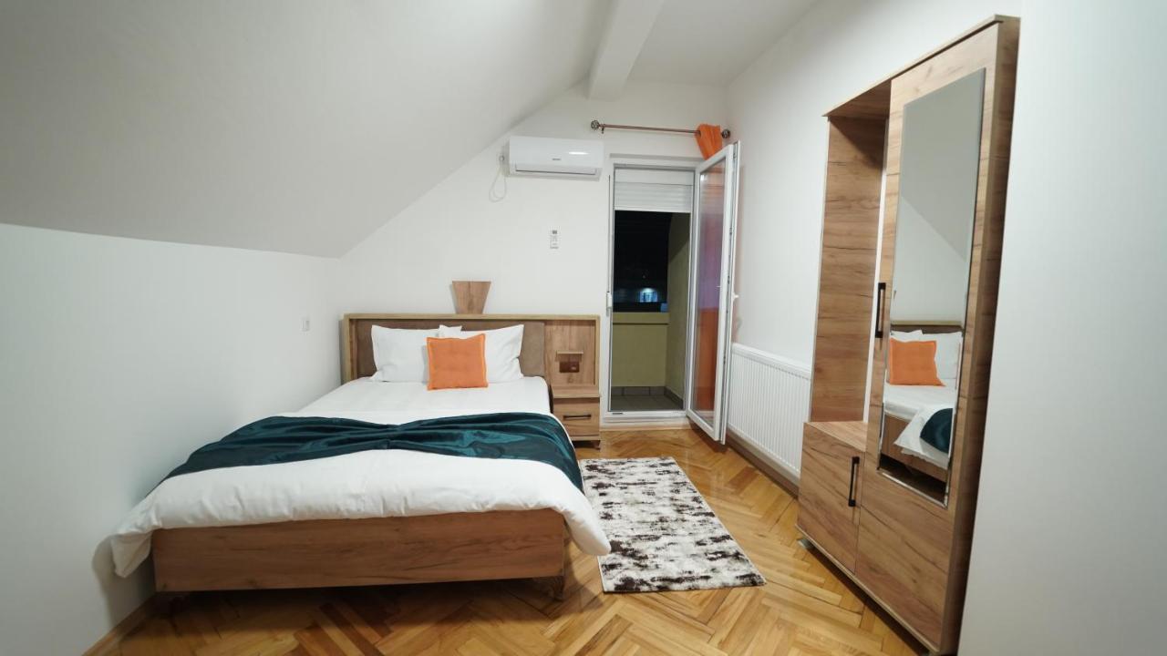 Madigan'S Hotel Kosovo Polje ภายนอก รูปภาพ
