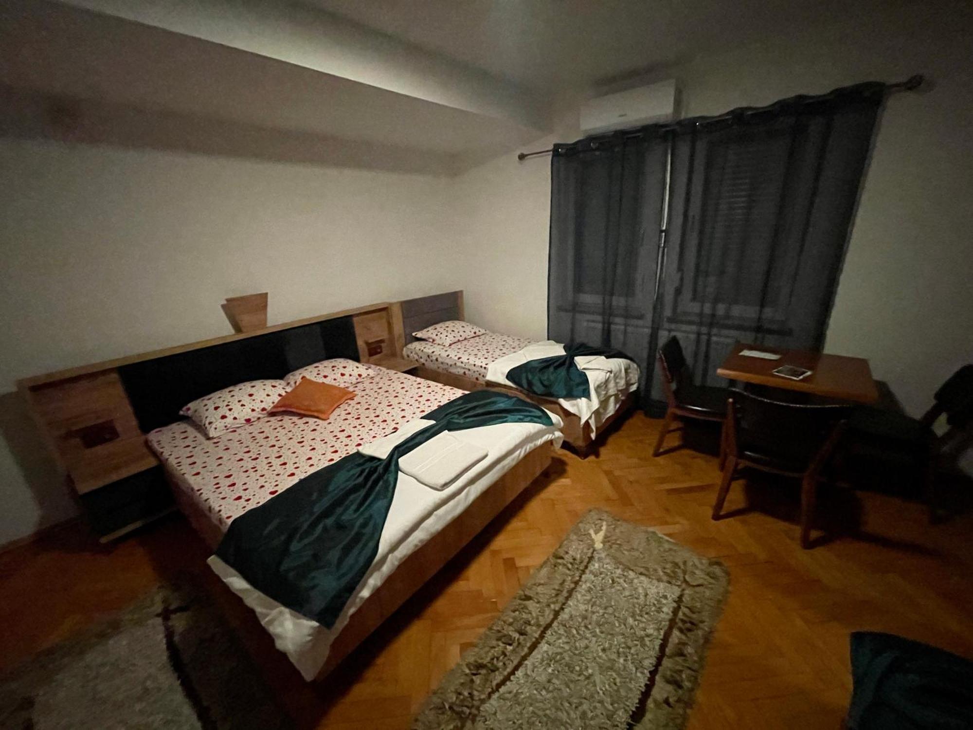 Madigan'S Hotel Kosovo Polje ภายนอก รูปภาพ