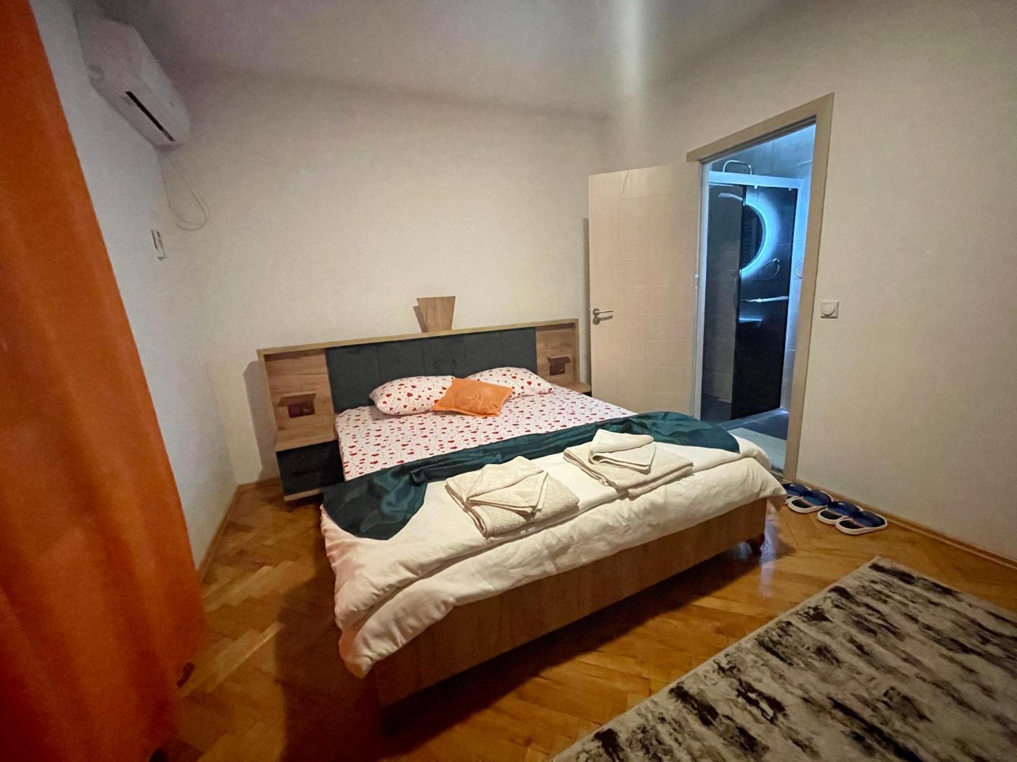 Madigan'S Hotel Kosovo Polje ภายนอก รูปภาพ