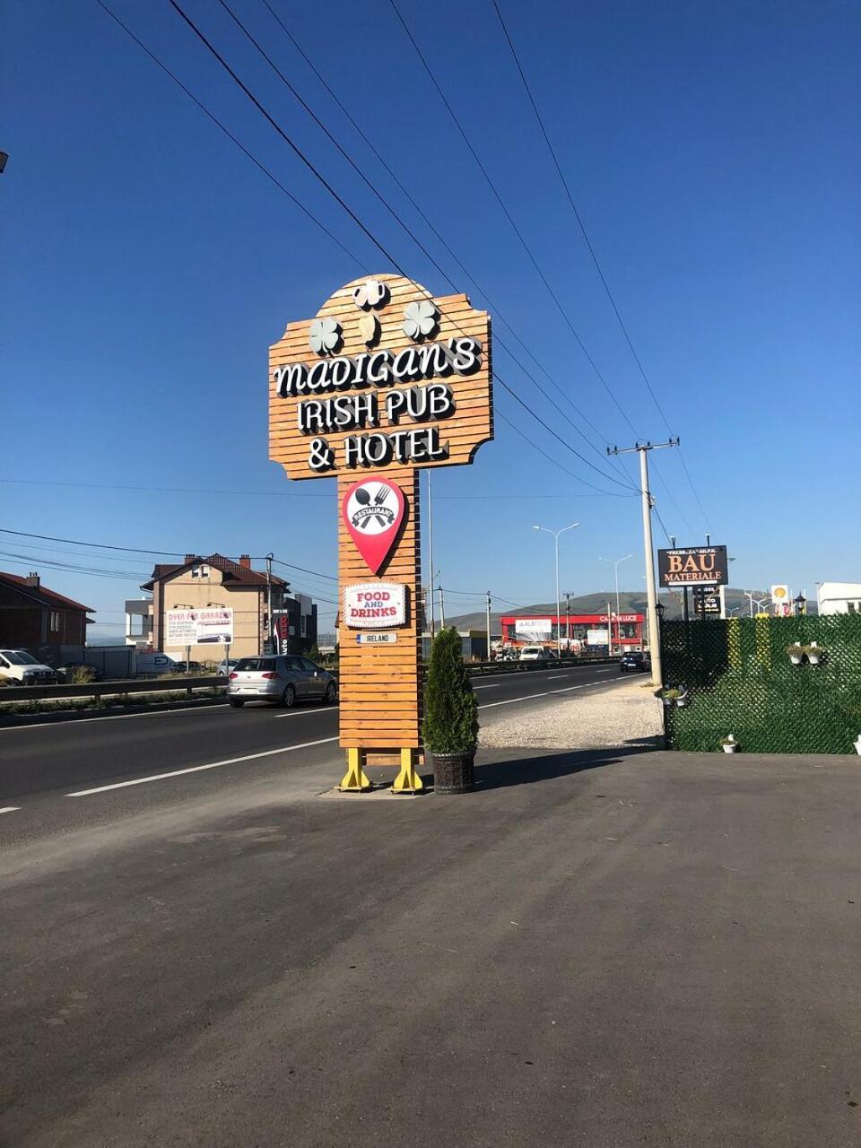 Madigan'S Hotel Kosovo Polje ภายนอก รูปภาพ